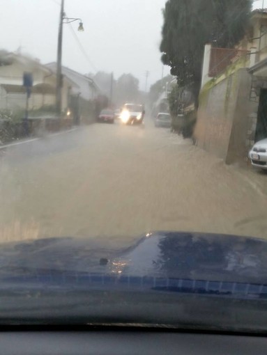 Sanremo: l'impressionante video di un lettore, via D'Annunzio è un fiume