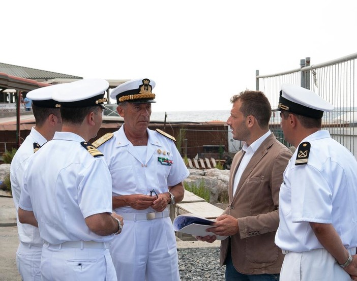 Visita dell'Ammiraglio Pettorino nei comuni sotto il controllo della Capitaneria di Porto di Sanremo