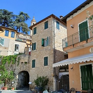 Vallebona, spiritualizzazione della materia: aprile ricco di incontri con Daiana Campaini (Foto) Vallebona, spiritualizzazione della materia: aprile ricco di incontri con Daiana Campaini (Foto)