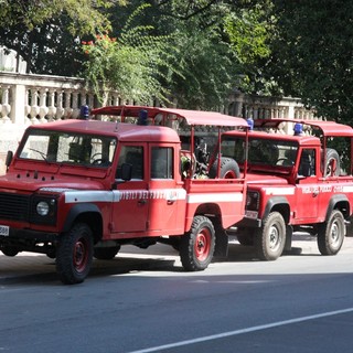 Cervo: ragazza si ferisce sugli scogli, mobilitazione di soccorsi e trasferimento in ospedale Cervo: ragazza si ferisce sugli scogli, mobilitazione di soccorsi e trasferimento in ospedale