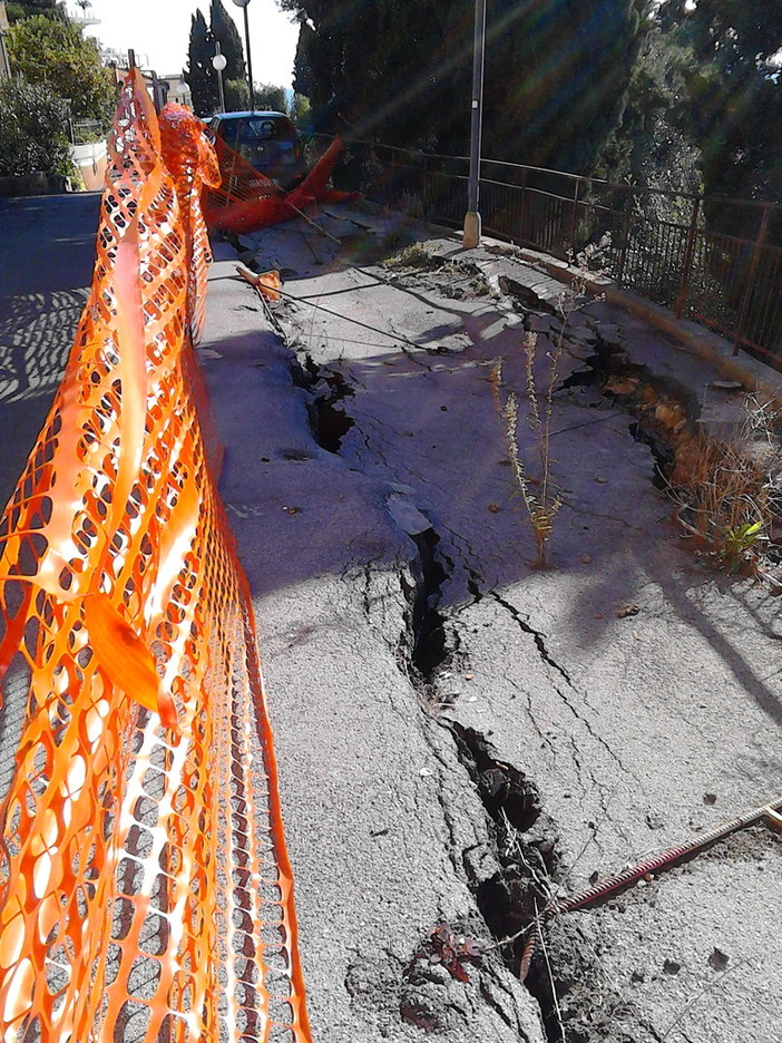 Sanremo: elezioni Amministrative, il candidato a sindaco Mager incontra i residenti di via Vallarino Sanremo: elezioni Amministrative, il candidato a sindaco Mager incontra i residenti di via Vallarino