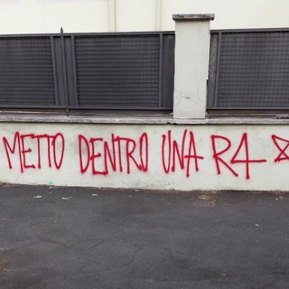 Scritta BR contro Nordio: "Ti metto dentro una R4". La reazione della politica