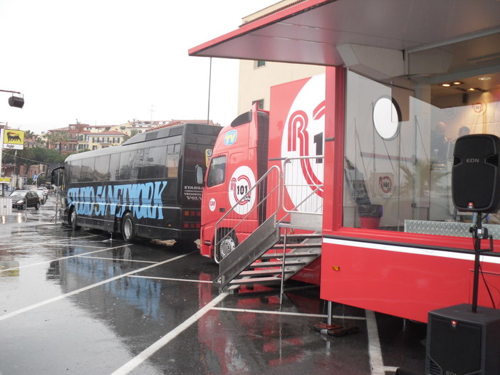 Sanremo: in piazzale Vesco, tutti i giorni appuntamento con il “Villaggio delle radio”