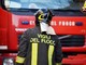 Vallecrosia, incendio in via Roma: a fuoco un'auto e il deposito di una casa