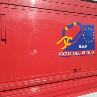 Sanremo: pompieri... "Siete voi i veri Vip!", il tributo dei fans fuori dall'Ariston ai Vigili del Fuoco Sanremo: pompieri... "Siete voi i veri Vip!", il tributo dei fans fuori dall'Ariston ai Vigili del Fuoco