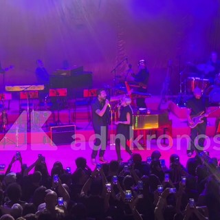 La notte londinese di Cremonini: sul palco Salmo, Fibra e Malika per presentare 'Amateur' La notte londinese di Cremonini: sul palco Salmo, Fibra e Malika per presentare 'Amateur'