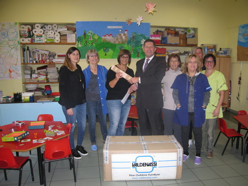Alla Scuola Materna Statale di Arma di Taggia, una donazione dell'imprenditore Emanuele Maria Valdenassi