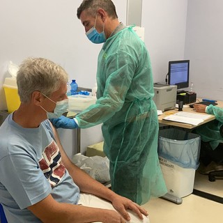 Vaccini: Toti “Nelle ultime due settimane intercettati oltre 7000 indecisi, segno che c’è spazio per convincere i cittadini” Vaccini: Toti “Nelle ultime due settimane intercettati oltre 7000 indecisi, segno che c’è spazio per convincere i cittadini”