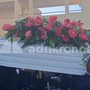 Funerali Lorena Isceri, l'uscita del feretro tra applausi e palloncini in cielo