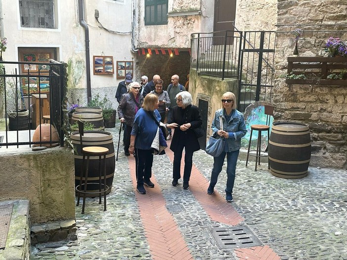 La Val Nervia riabbraccia i pensionati: una giornata tra sorrisi, storia e l’emozione del Visionarium