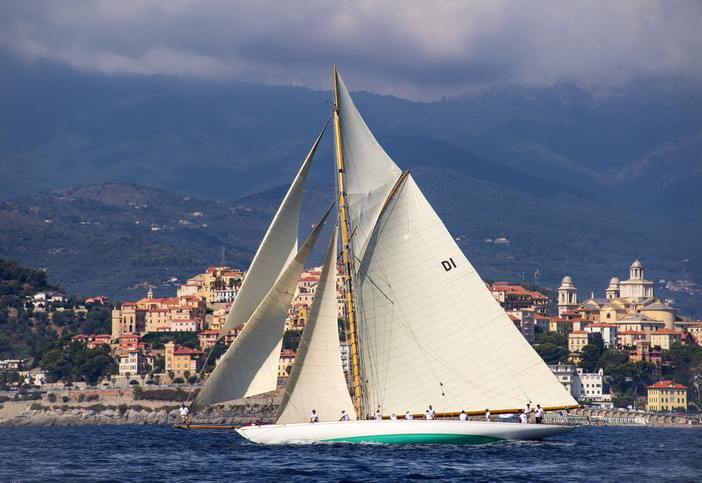 La flotta delle Vele d’Epoca di Imperia – Panerai Classic Yacht Challenge impegnata nel terzo giorno di regate
