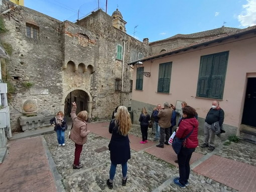 Sanremo: visita guidata nella Pigna con il dottor Mannisi e la professoressa Anna Blangetti. Le foto