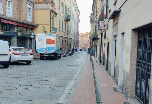 Imperia, modificata l’ordinanza per i lavori di rifacimento della pavimentazione stradale in via Cascione Imperia, modificata l’ordinanza per i lavori di rifacimento della pavimentazione stradale in via Cascione