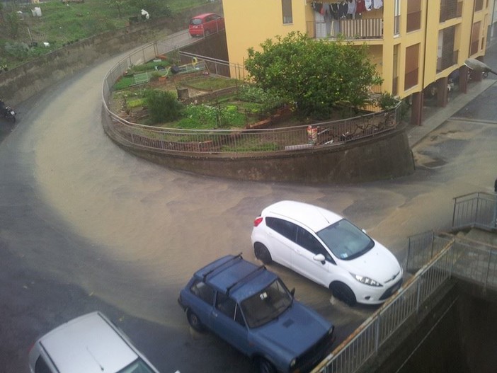 Sanremo: una carrellata di immagini da Linda Cuzzocrea, "Via D'Annunzio si è trasformata in un fiume"