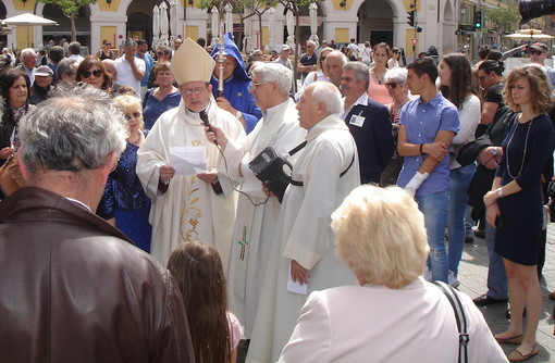 Con la comunità italiana di Nizza, Il Vescovo Antonio Suetta celebra San Michele Con la comunità italiana di Nizza, Il Vescovo Antonio Suetta celebra San Michele