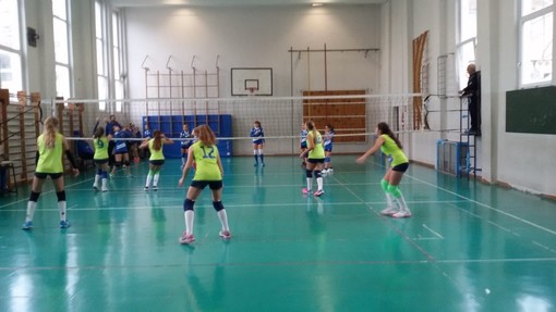 Volley. Under 14 femminile, esordio per la squadra 'Autoscuole Riunite Sanremesi e Armesi Mazzu' Volley. Under 14 femminile, esordio per la squadra 'Autoscuole Riunite Sanremesi e Armesi Mazzu'