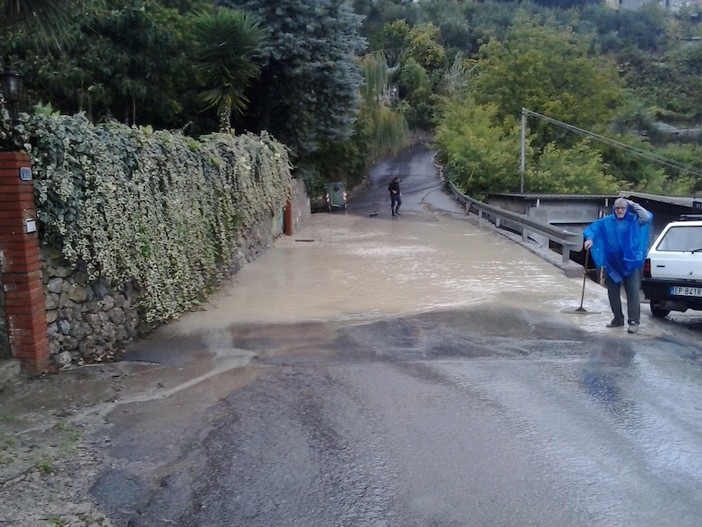 Ventimiglia: via Sant'Anna è chiusa a causa di una frana, Condrò "C'è il rischio di rimanere isolati" Ventimiglia: via Sant'Anna è chiusa a causa di una frana, Condrò "C'è il rischio di rimanere isolati"