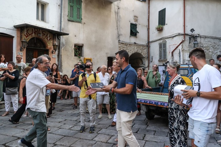 Un successo Aria d'Arte a Vallebona: 14 artisti esporranno alla Biennale Un successo Aria d'Arte a Vallebona: 14 artisti esporranno alla Biennale
