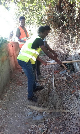 Ventimiglia: pulizie della città e volontariato civico, i ragazzi al lavoro per la piccola manutenzione Ventimiglia: pulizie della città e volontariato civico, i ragazzi al lavoro per la piccola manutenzione