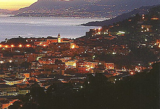 Ventimiglia: questa sera la seconda edizione di 'Shopping sotto le stelle' Ventimiglia: questa sera la seconda edizione di 'Shopping sotto le stelle'