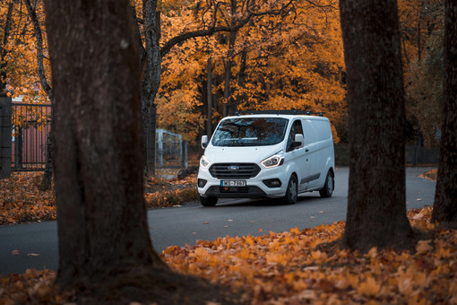 Noleggio a lungo termine di veicoli commerciali: Mercedes Vito, Peugeot Traveller, Fiat Ducato e Ford Transit a confronto