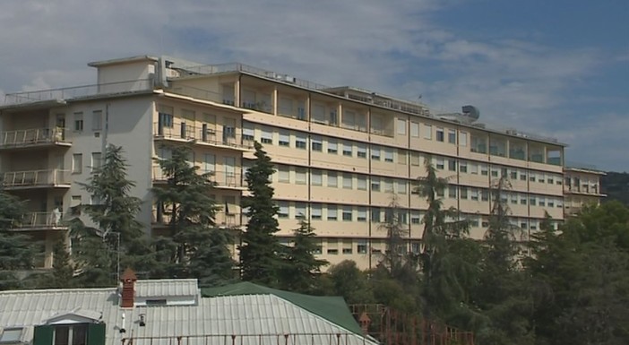 Imperia: riorganizzazione del personale in vista della chiusura dei reparti, ieri il vertice con i sindacati