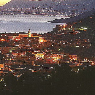 Ventimiglia: questa sera la seconda edizione di 'Shopping sotto le stelle' Ventimiglia: questa sera la seconda edizione di 'Shopping sotto le stelle'