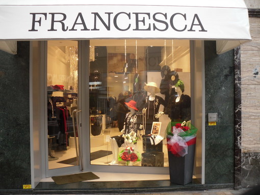 Sanremo: i commercianti di via Matteotti si dividono sugli allestimenti per la ricorrenza del 150° dell’Unità d’Italia Sanremo: i commercianti di via Matteotti si dividono sugli allestimenti per la ricorrenza del 150° dell’Unità d’Italia