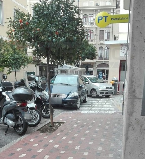 Bordighera: via General Biamonti, un residente "Qui regna l'anarchia! Provvedimenti mai presi in considerazione!"