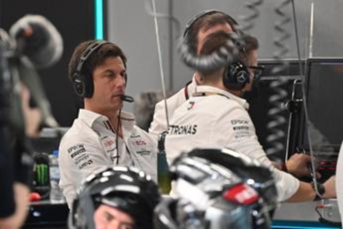 Formula 1, Wolff: "Arrabbiato per ritiro Antonelli, Hamilton è rivale per titolo"