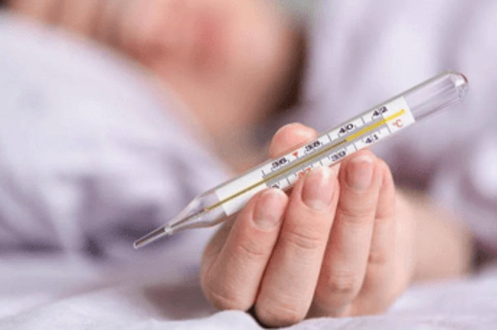 Influenza, Bassetti: "Bisogna andare al pronto soccorso se c'è difficoltà a respirare"