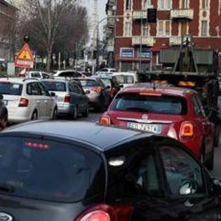 Patente a 17 anni, arriva il via libera del Parlamento europeo Patente a 17 anni, arriva il via libera del Parlamento europeo