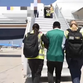 Contrasto all’immigrazione clandestina, espulsi 32 cittadini nigeriani