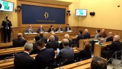 Mese della prevenzione orale, 1 italiano su 3 ha paura di mordere una mela