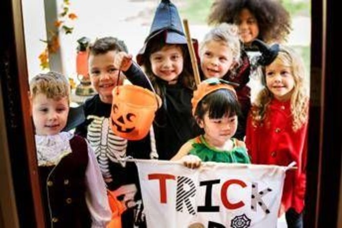 Halloween, prezzi da brivido: feste e travestimenti sempre più cari Halloween, prezzi da brivido: feste e travestimenti sempre più cari