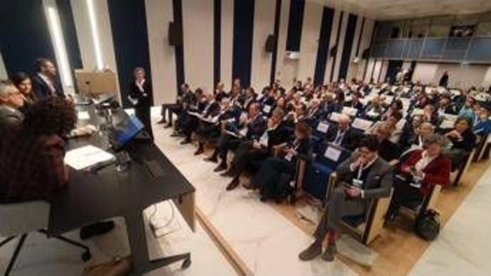 Fa tappa a Torino il roadshow di Cdp e Confindustria a sostegno dello sviluppo del territorio Fa tappa a Torino il roadshow di Cdp e Confindustria a sostegno dello sviluppo del territorio