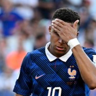 Francia-Marocco, Mbappé sbaglia rigore e si dispera Francia-Marocco, Mbappé sbaglia rigore e si dispera
