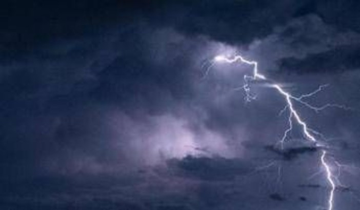 Maltempo al Nord, scatta l'allerta arancione in una regione: 7 sono in giallo Maltempo al Nord, scatta l'allerta arancione in una regione: 7 sono in giallo