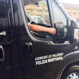 Nascosto nell'auto di una donna per entrare in Italia, 25enne tunisino muore sul traghetto verso Palermo Nascosto nell'auto di una donna per entrare in Italia, 25enne tunisino muore sul traghetto verso Palermo