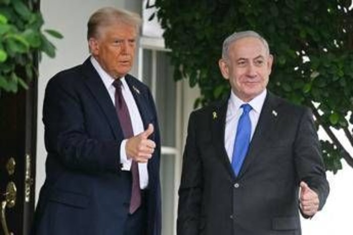 Trump accoglie Netanyahu: "Molto fiducioso, presto pace a Gaza" Trump accoglie Netanyahu: "Molto fiducioso, presto pace a Gaza"
