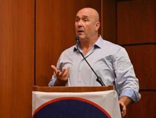 Bandecchi: "Nulla in comune con Vannacci, non c'entro con estrema destra" Bandecchi: "Nulla in comune con Vannacci, non c'entro con estrema destra"