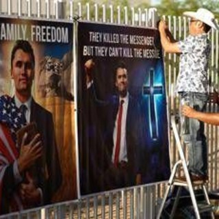 Charlie Kirk, oggi i funerali allo stadio: discorso di Trump per l'attivista ucciso Charlie Kirk, oggi i funerali allo stadio: discorso di Trump per l'attivista ucciso