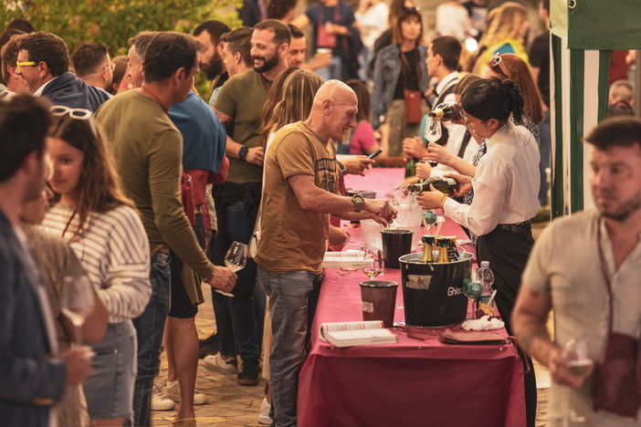 Winearound in Riviera: a Vallecrosia vino, birre artigianali, cocktail e ristorazione Winearound in Riviera: a Vallecrosia vino, birre artigianali, cocktail e ristorazione