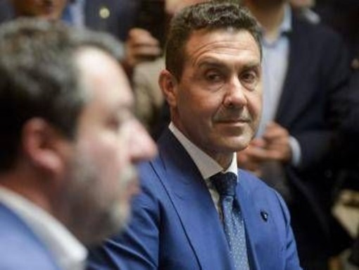 Vannacci contro Salvini: "Io sleale? E' lui che ha tradito le promesse dall'Ucraina alla Fornero" Vannacci contro Salvini: "Io sleale? E' lui che ha tradito le promesse dall'Ucraina alla Fornero"