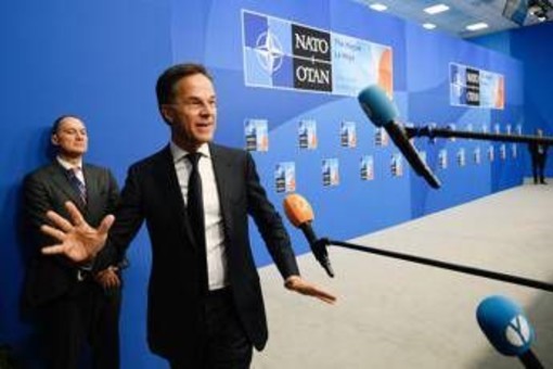 Russia, l'allarme di Rutte: "Nuovi missili di Putin potrebbero colpire Roma o Londra"