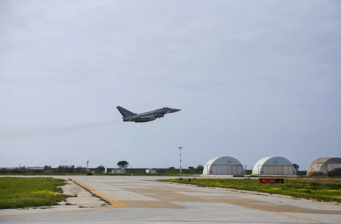Precipita velivolo dell’Aeronautica, morti i due militari a bordo Precipita velivolo dell’Aeronautica, morti i due militari a bordo