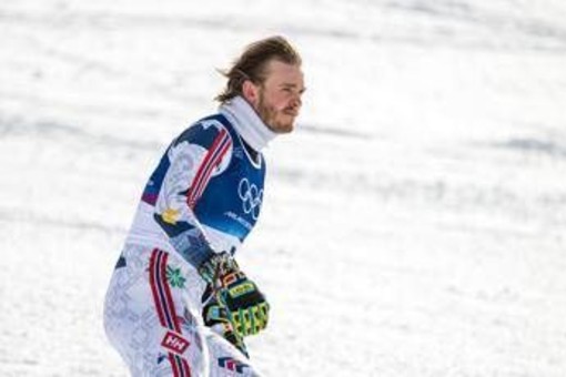 Milano Cortina, incubo McGrath: inforca e 'butta' l'oro nello slalom. Poi scavalca le recinzioni e si dispera nella neve Milano Cortina, incubo McGrath: inforca e 'butta' l'oro nello slalom. Poi scavalca le recinzioni e si dispera nella neve