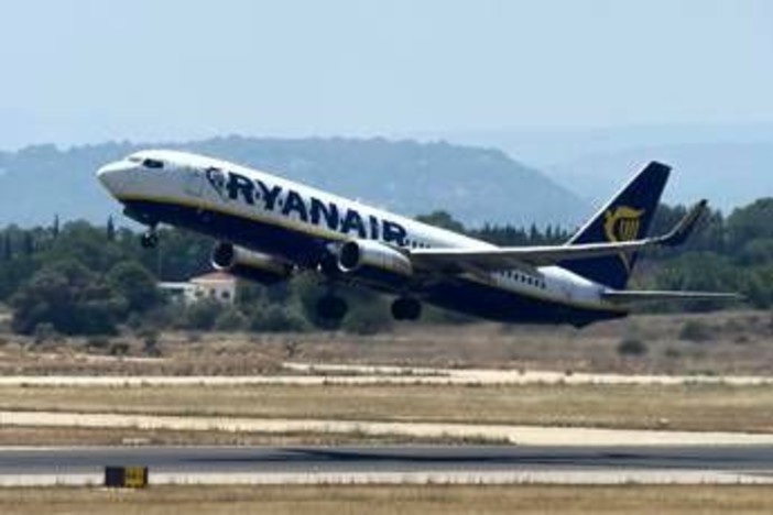 Ustionata con un caffé caldo in aereo, Ryanair la risarcisce Ustionata con un caffé caldo in aereo, Ryanair la risarcisce