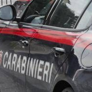 Torino, tenta di uccidere la madre con la sparachiodi e chiama il 112