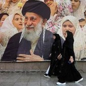 Khamenei, chi è l'uomo diventato ayatollah in una notte